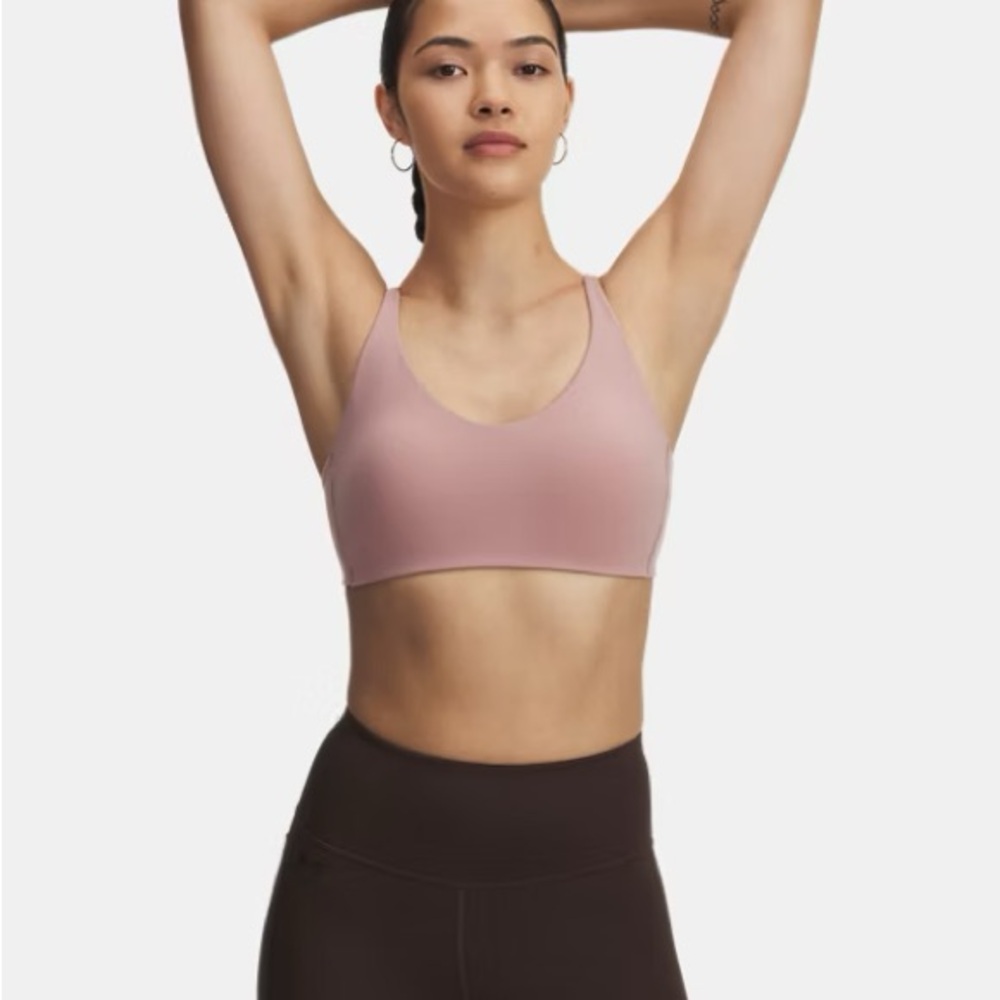 UA Motion Low sports bra